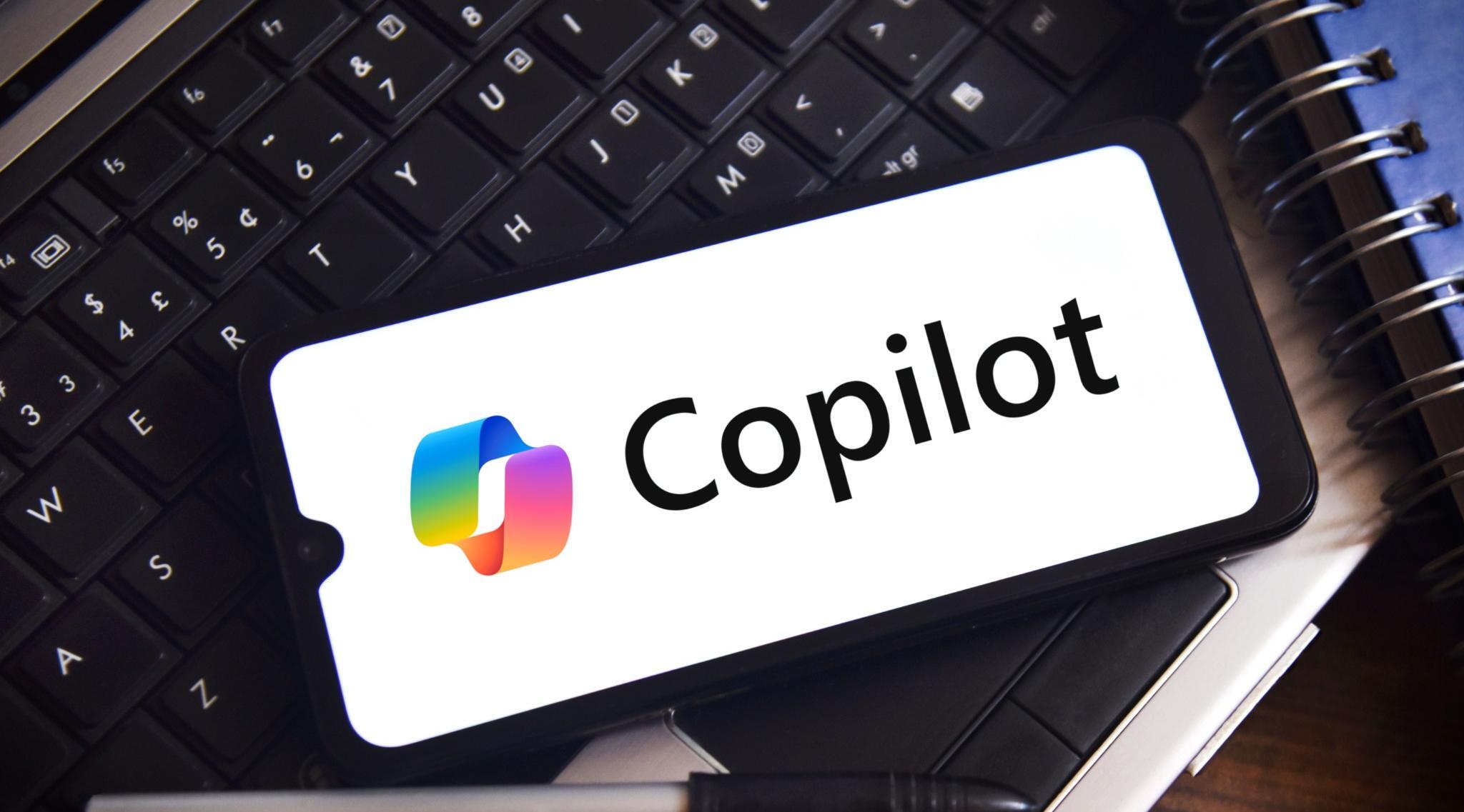 Copilot phone hand photo